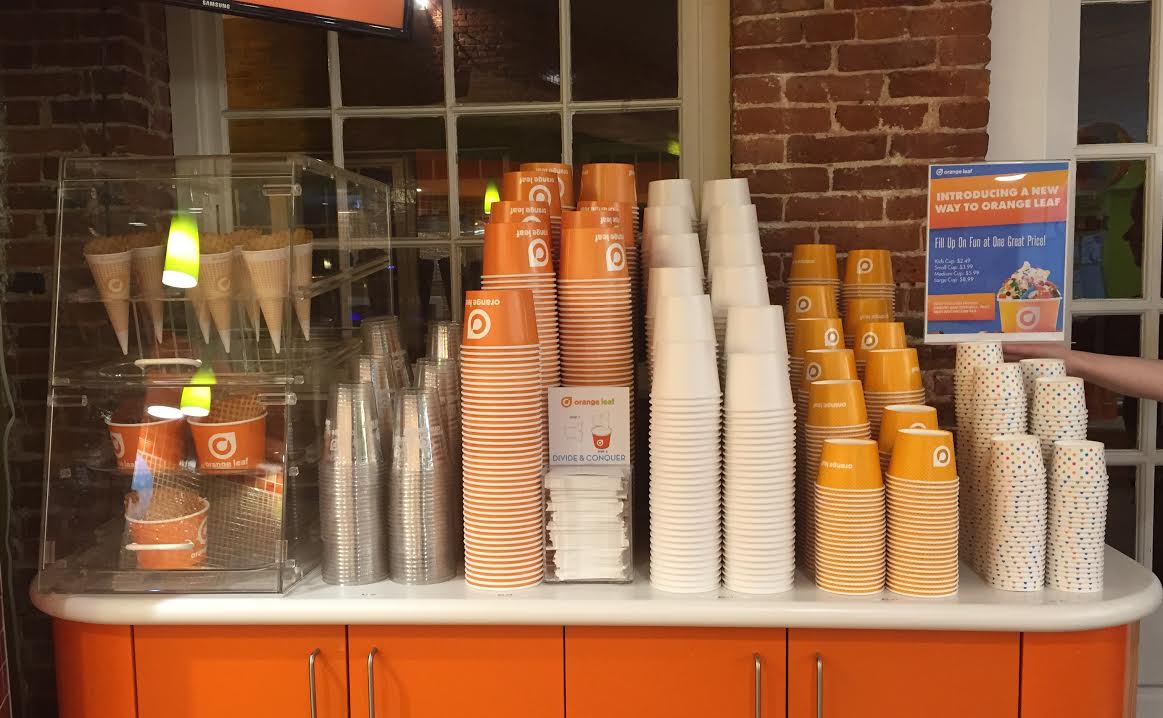 OleafNBPT's tweet photo. The "weight" is over! Newburyport now has fixed price cups!!!! #2016 #setprice #nomorescales #newburyport #oleaf https://t.co/1texPBHbo1