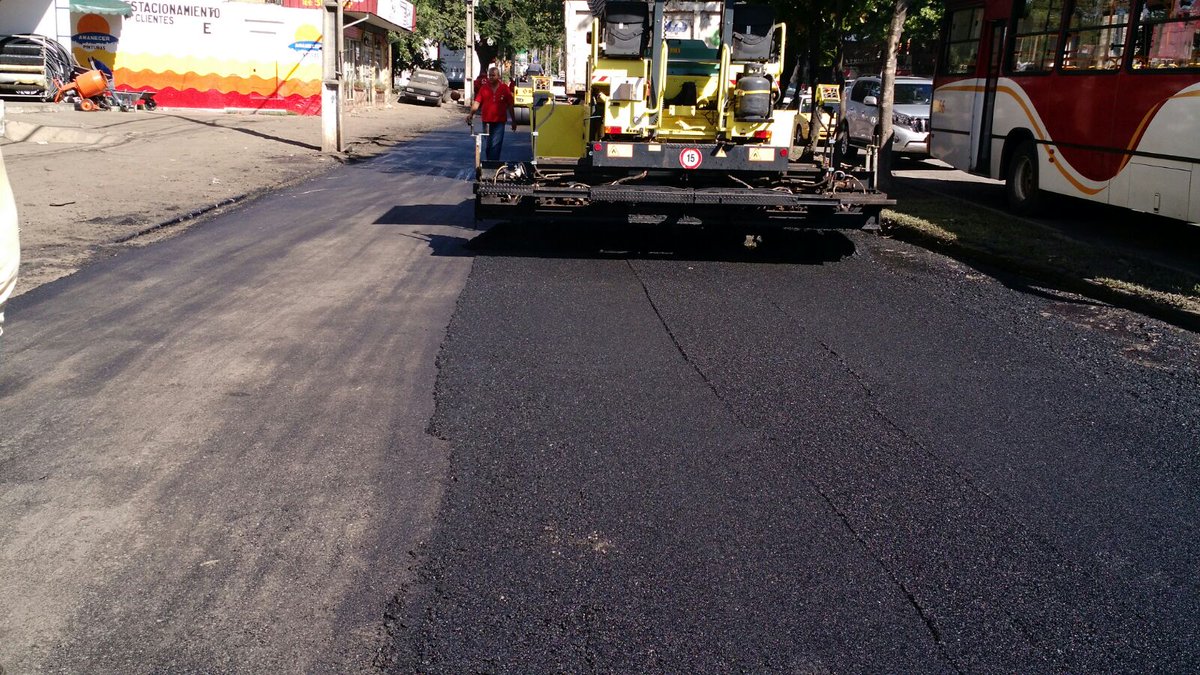 AsuBacheando's tweet photo. @780AM @Carlosmperalta @Unicanal @FabianCosta1 @pmtasuncion1Trabajos de mejoramiento vial comenzaron en la Ciudad. https://t.co/IquPXf9Hyf