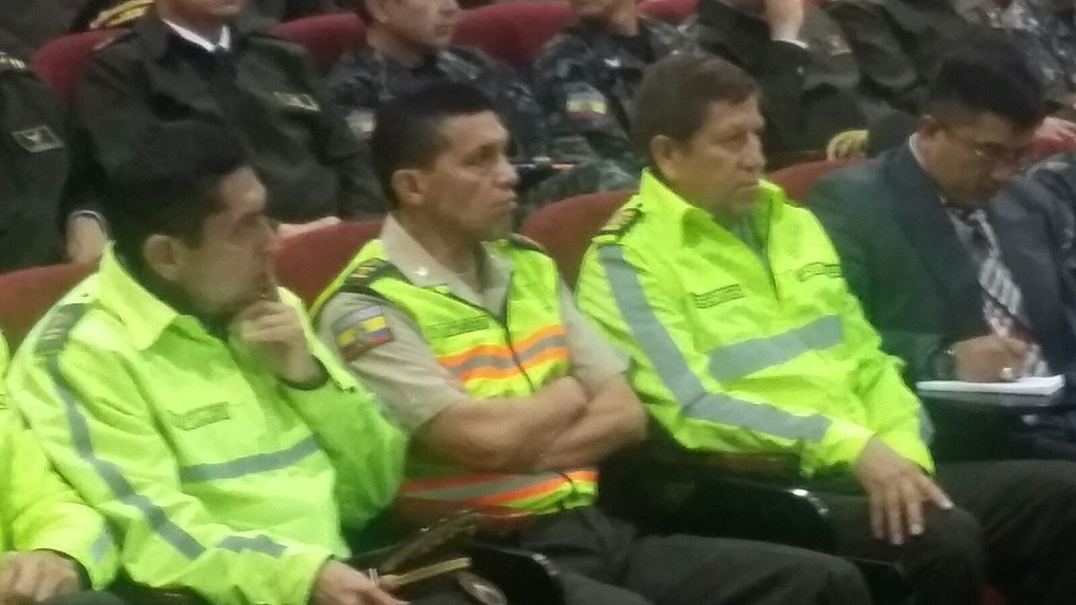PoliciaEcuador's tweet photo. Cordinamos acciones seguridad para IV cumbre @CELAC. Asistió #DirGO #GralMantilla y #CrnlAlulema cmdte #DMQ https://t.co/gJMiBij5Co