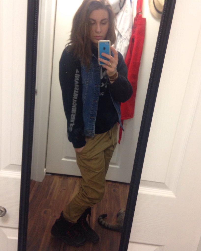 IlanaRobin's tweet photo. #swag https://t.co/uUBMwc7L18