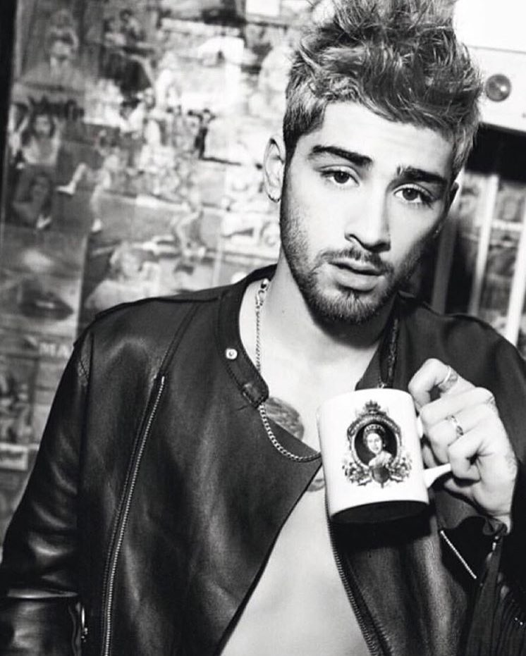 ZaynJMNews's tweet photo. #IG | waliyha.azad: "Happy birthday to my beautiful brother zayn love you xx" https://t.co/QnV2BamxJU