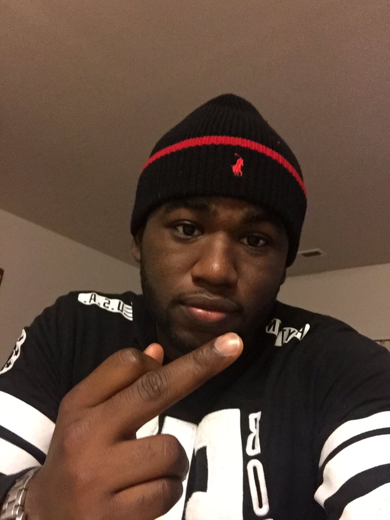 TopNotch_1090's tweet photo. Time To Get Back Flexin 🍫🍫🍫🍫🍫 https://t.co/OPyjtFJvCC