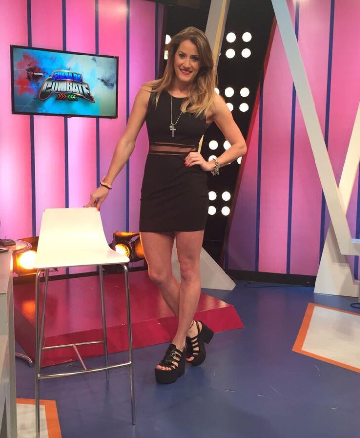 AngeldebritoOk's tweet photo. Este martes @flor_vigna y @MicaViciconte arrancan su campaña para #Bailando2016 en @biendeverano https://t.co/j9XhXzPenm