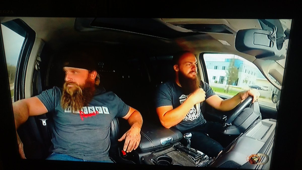 rketz818's tweet photo. #LOVE #DieselBrothers on @Discovery ! Best new show on TV hands down! Now throw the #MegaRam an alignment would ya! https://t.co/pqGVFd4WDG