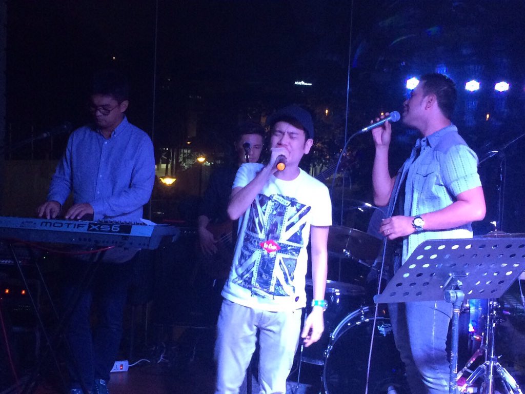 REDKitchenBar's tweet photo. It's always a treat to watch Medwin Marfil jamming with Inner Voices! #REDKitchenBar #Rockeoke #InnerVoices https://t.co/zRz55DxT0L