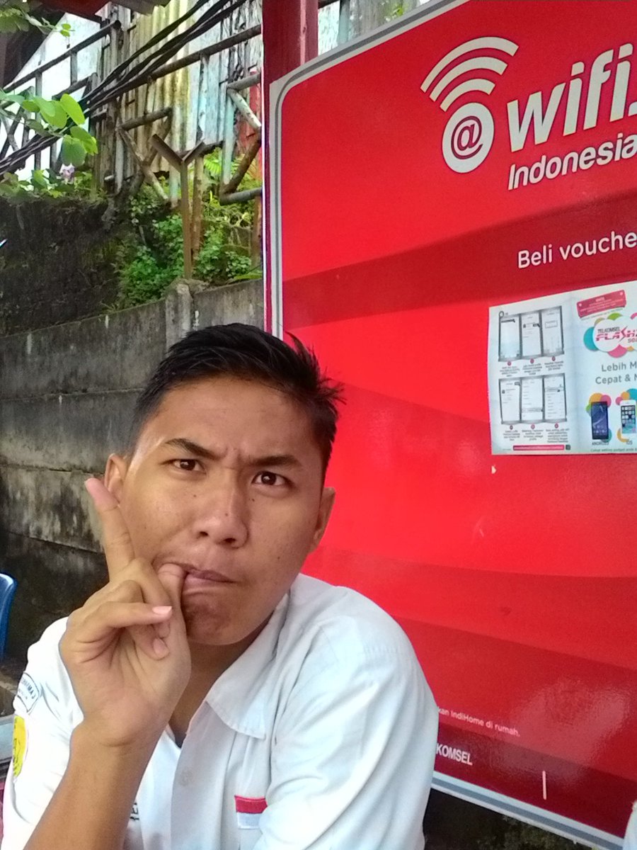 Halim_Delasta's tweet photo. Ganteng dikit cekrek.... Efek wico speed kenceng bgtt bikin girang hati pun senang @wificorner_id #wico #plasaparung https://t.co/WWB6pofzac