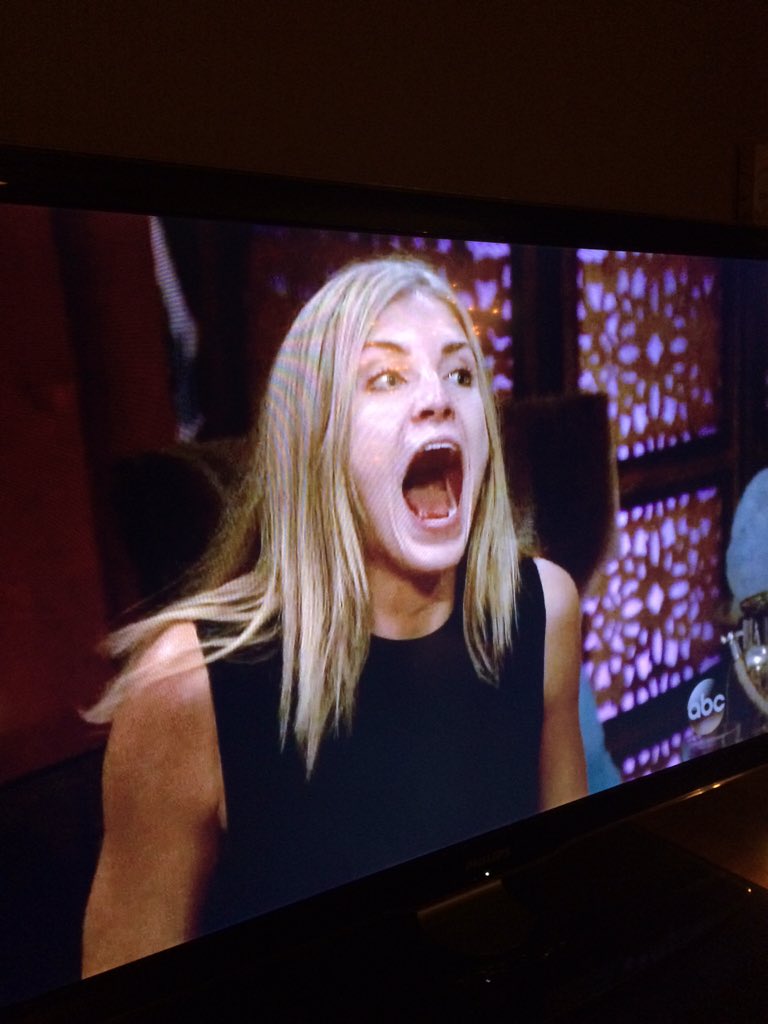 carlywaddell's tweet photo. This is my favorite thing in the world right now...why wasn't she in the apple competition??? #TheBachelor https://t.co/Su4LFSyxRh