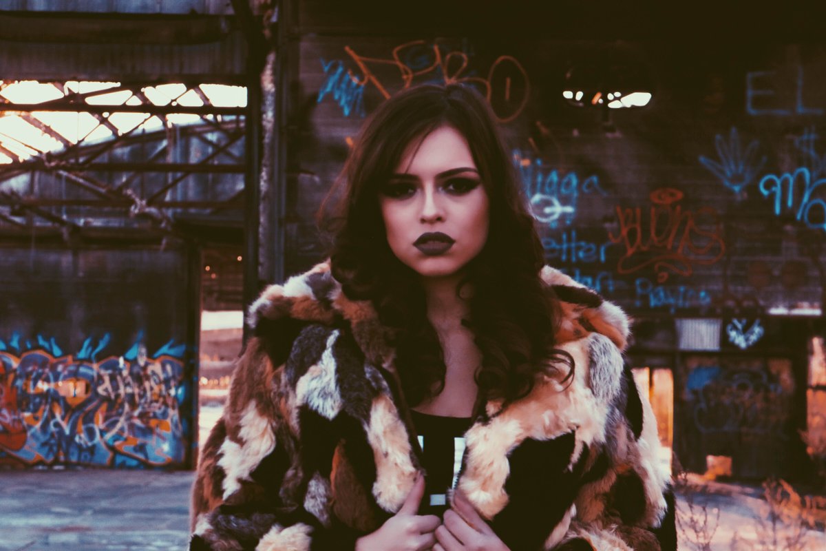 DameDizzle's tweet photo. #Chicage Artist @LeiahhMaree Releases Her New Single 'Been On' Produced by Zeriah https://t.co/w6HWKoVOQP https://t.co/09NHzrARGN