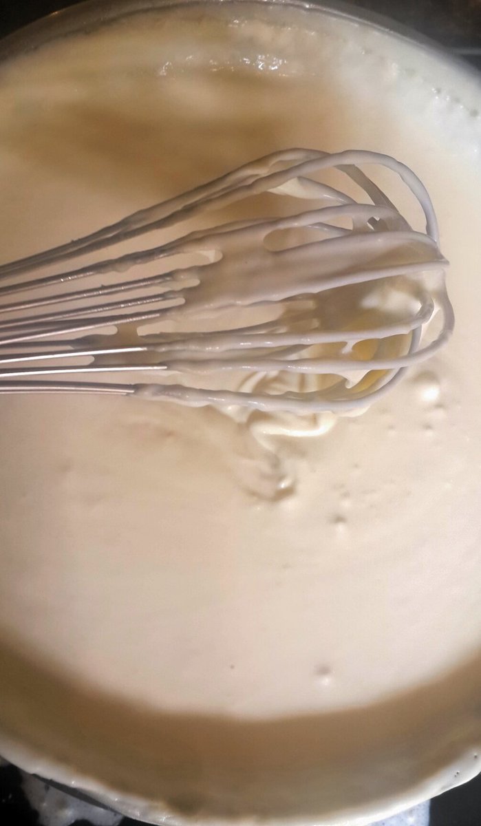 Cornel_OnStage's tweet image. Bechamel Sauce..so creamy and sexy!  #My Kitchen #MorningCooking