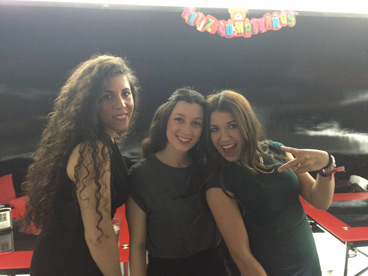 sandracl84's tweet photo. Un finde increíble con @Arpe25 @andreitapotrill @Maria5280 mil gracias a todas 😍😙 https://t.co/ofzMhAqrsq