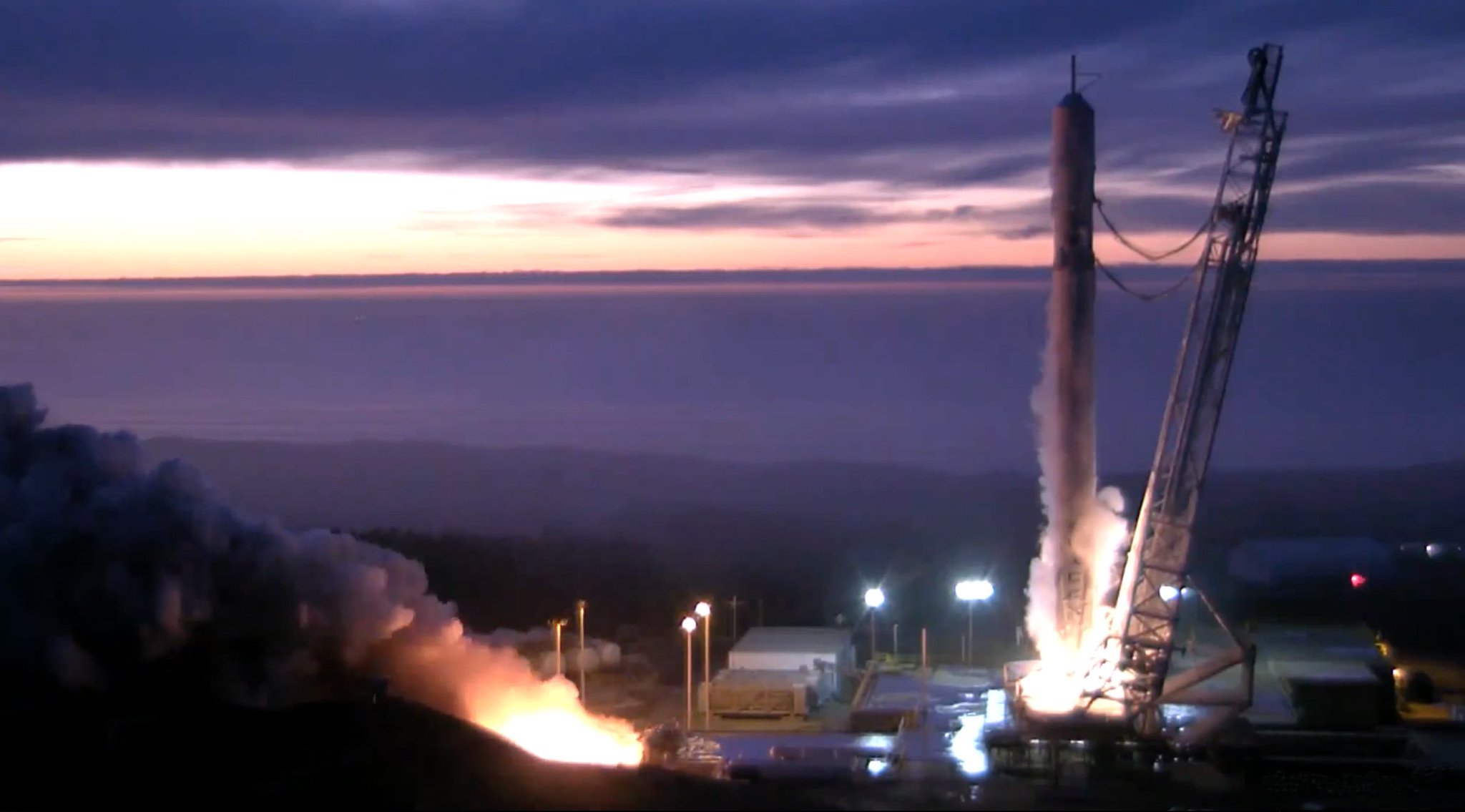 CYfKdlLUAAAaNlX.jpg:large