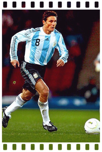 Fullfutbolero's tweet photo. Javier Adelmar #ZANETTI,#PupiMufetti,defensa,1113 partidos,31 goles,145 veces internacional🇦🇷 https://t.co/nvCUkQ5ozg