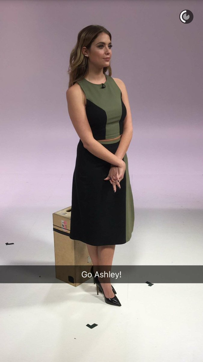 PllSLAT's tweet photo. Troian Bellisario, Ashley Benson and Sasha Pieterse via @PLLTVSeries snapchat. #PLLGirls #PLL #5YearsForward https://t.co/st0OR38s5a