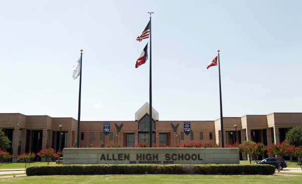 _highschoolgoal's tweet photo. Allen HS , Allen TX
Stud Pop: 6,000
Colors: Red, White, Blue
Mascot: Eagle
I encourage you to Google this school!😍 https://t.co/1dPoMFiECw