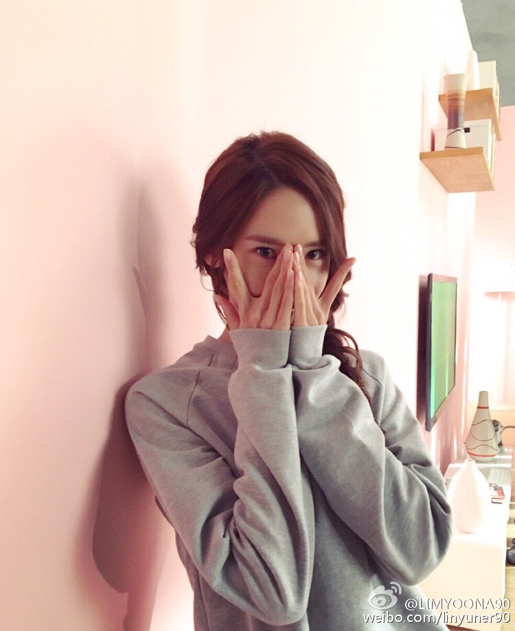 kaskusone's tweet photo. 160112 Yoona Weibo update https://t.co/TIX87qlOHU https://t.co/BLl2oX33mm