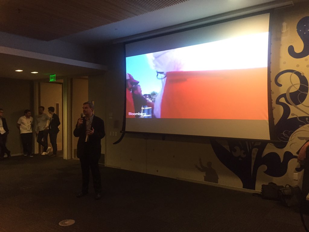 FrenchPitch's tweet photo. 5th pitch : @BeBoundTech has the solution to provide internet to 4,5 billions people #FrenchPitch #FrenchTech https://t.co/a3Bfrdr19Y