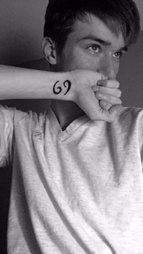 iisjake's tweet photo. If you're a Cancer, you'll understand... #ZodiacProblems βοΈ https://t.co/7ljxWdUiNS