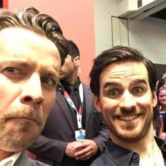 Seananigans418's tweet photo. The #OUATFriendships that make us so #Happy #mancandyofouat #OnceUponATime #Bromance #Hookers #Hoodies https://t.co/KUnOW3eR38