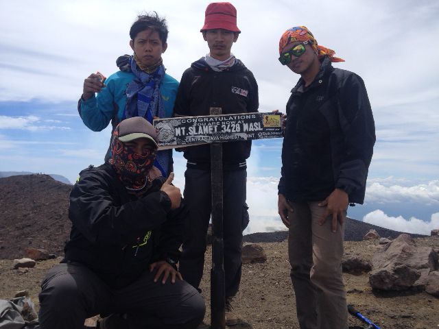 Kebersama an kalian tak tergantikan #Antipaltangerang #MtSlamet3428Mdpl