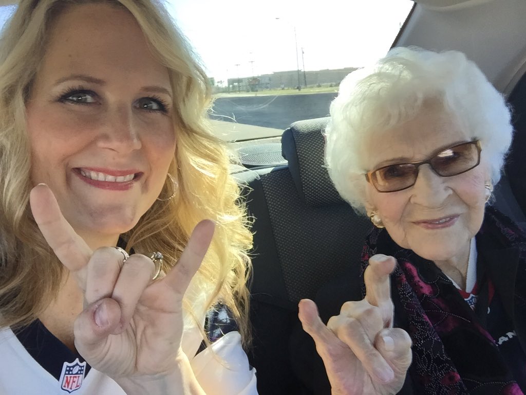 LSumrall72's tweet photo. Win or lose we will always be Texans fans🏈. #Texans2016 @JJWatt @JOGrimes41 @Nukdabomb @HoustonTexans @TexansCheer https://t.co/lXahUqLKzm