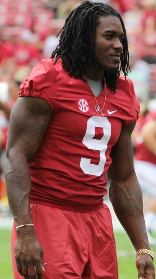 twins_n_wins's tweet photo. This is who will be taking Derrick Henry's spot next year... Bo Scarbough.😱😵 https://t.co/3O3WSbbR75