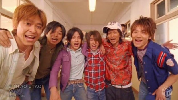 むっくる Auf Twitter コンサートも歌番組もピカピカ衣装やスーツ衣装で周年アニバーサリー感たっぷりだった兄さんたちに そろそろこうゆう私服っぽいラフな格好で歌って踊ってほしい今日この頃 V6兄さんたちの衣装について語る会 T Co 8zr0fvk6eh