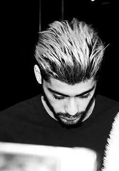 nailsbyfreya23's tweet photo. Happy birthday to the Bradford bad boy

#HappyBirthdayZayn https://t.co/YyVU3wIR1D