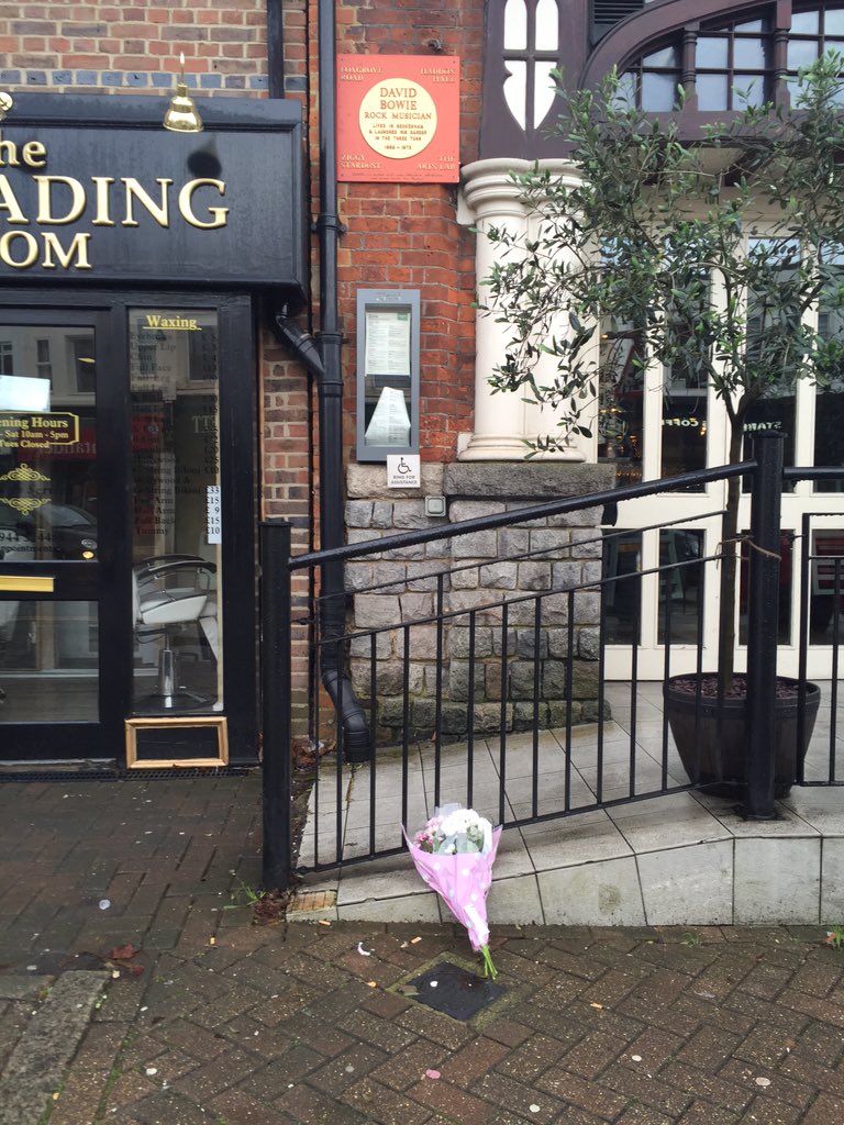 Rip David Bowie. <a href="/Filledofdreams1/">Filledofdreams</a> done our bit. #BeckBromFL #Beckenham
