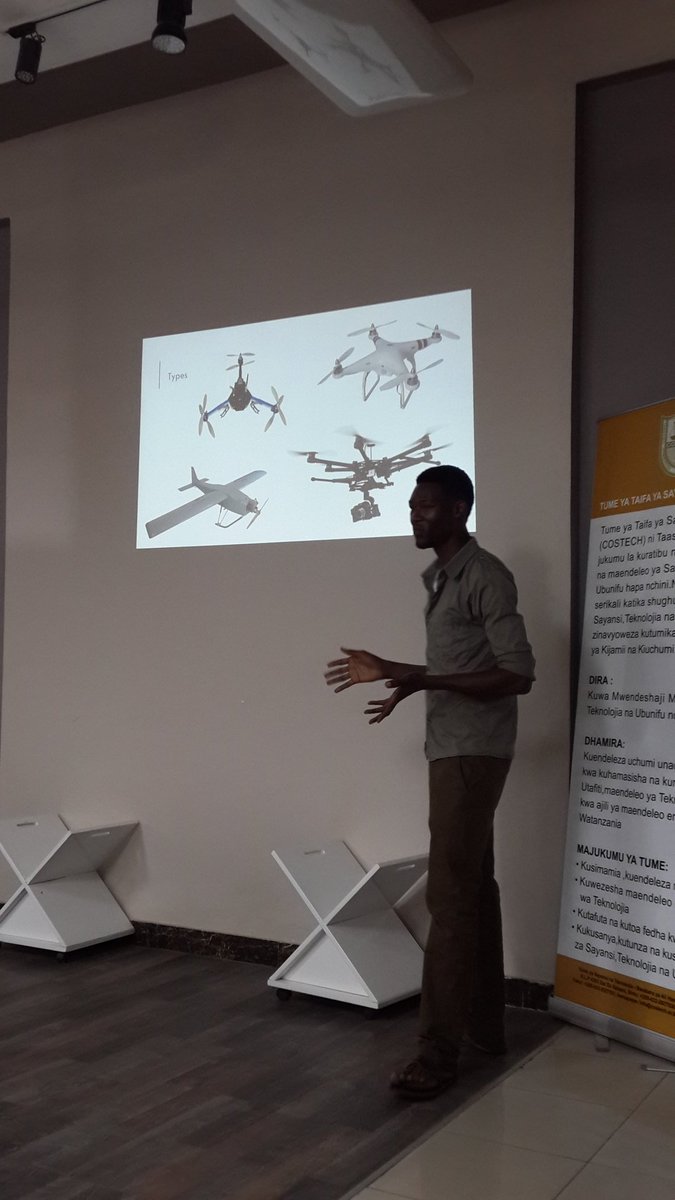 rhysrose's tweet image. @drone training happening now @bunihub  @agrinfotz @CTAflash @kenloh