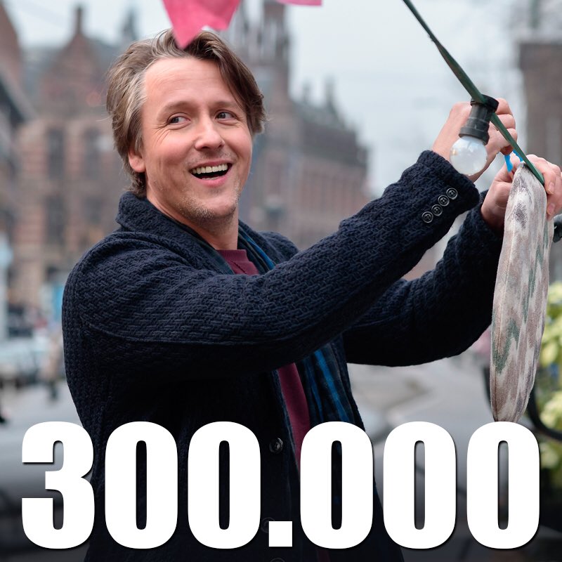 Mannenharten's tweet photo. Je mag ook gelijk slingers ophangen Daan, want gister kwam de 300.000e bezoeker al genieten van #Mannenharten2! https://t.co/sPbrdbpNSC