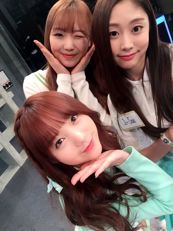Official_LVLZ8's tweet photo. '' arirang_ASC: 마지막으로 지수,수정,케이😍
지수 10초 아이컨택 못받은 사람은
후회할지도... 

오늘도 열일한 러블리즈 안녕👋
#LOVELYZ_ASC '' https://t.co/HKexD88F9l