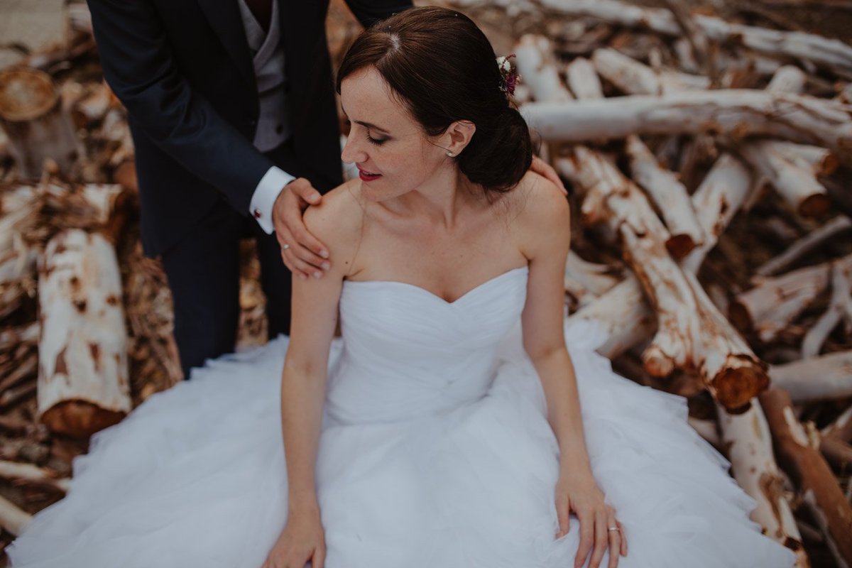 ¡Tenemos un mini post! Un adelanto de la boda marsala de Laura y Daniel. bit.ly/1PoVWA0 Foto:<a href="/forrajefilms/">Forraje Films</a>