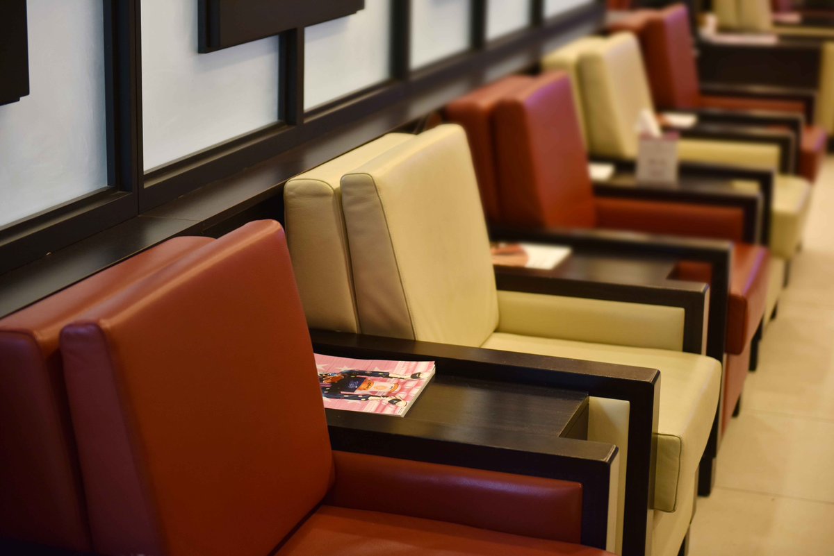 PearlAssist's tweet photo. relax in our @PearlLoungeKWI before you dept. https://t.co/1SwQgbFeID