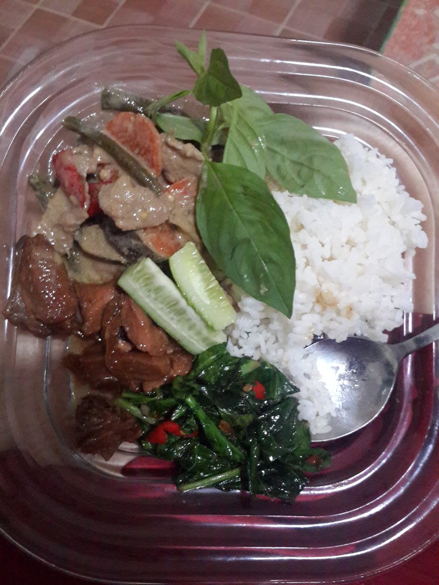 Syeril06's tweet photo. Selamat makan https://t.co/QOBal2RWLd