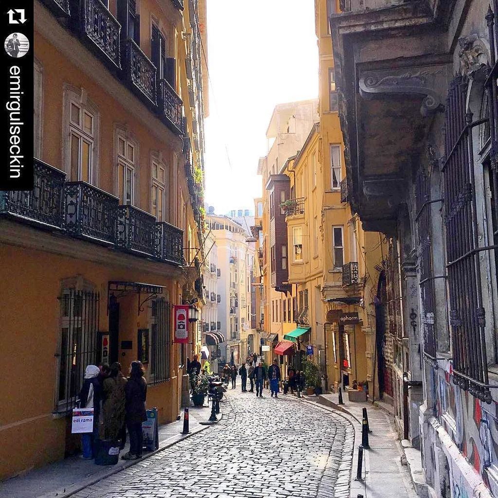 giycek's tweet photo. Serdar-ı Ekrem'den günaydın 🌬🌤 Harika bir gün olsun! #Repost @emirgulseckin with @repostapp.
・・・
✌🏼 #giycek https://t.co/zqMkbjpsEx