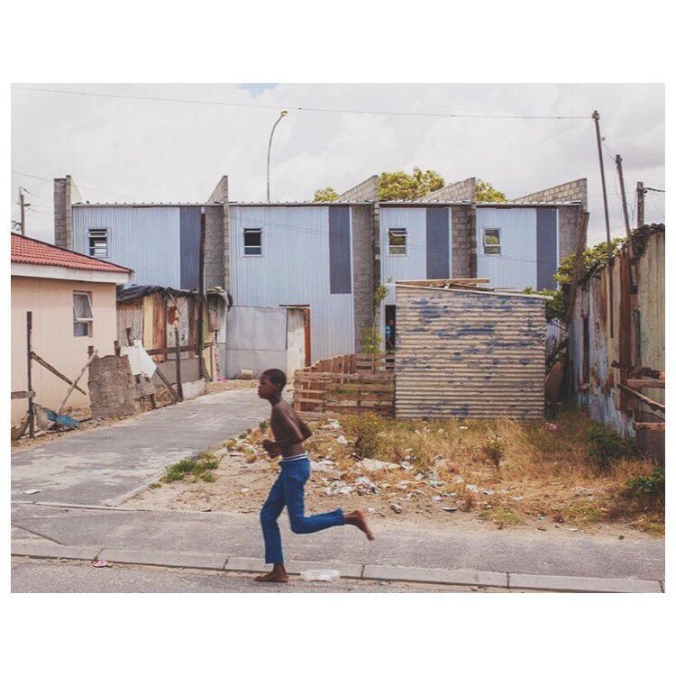 TODAY : #YoungUrbanists members will visit the Empower Shack project in Khayelitsha with @UrbThinkTank #housing