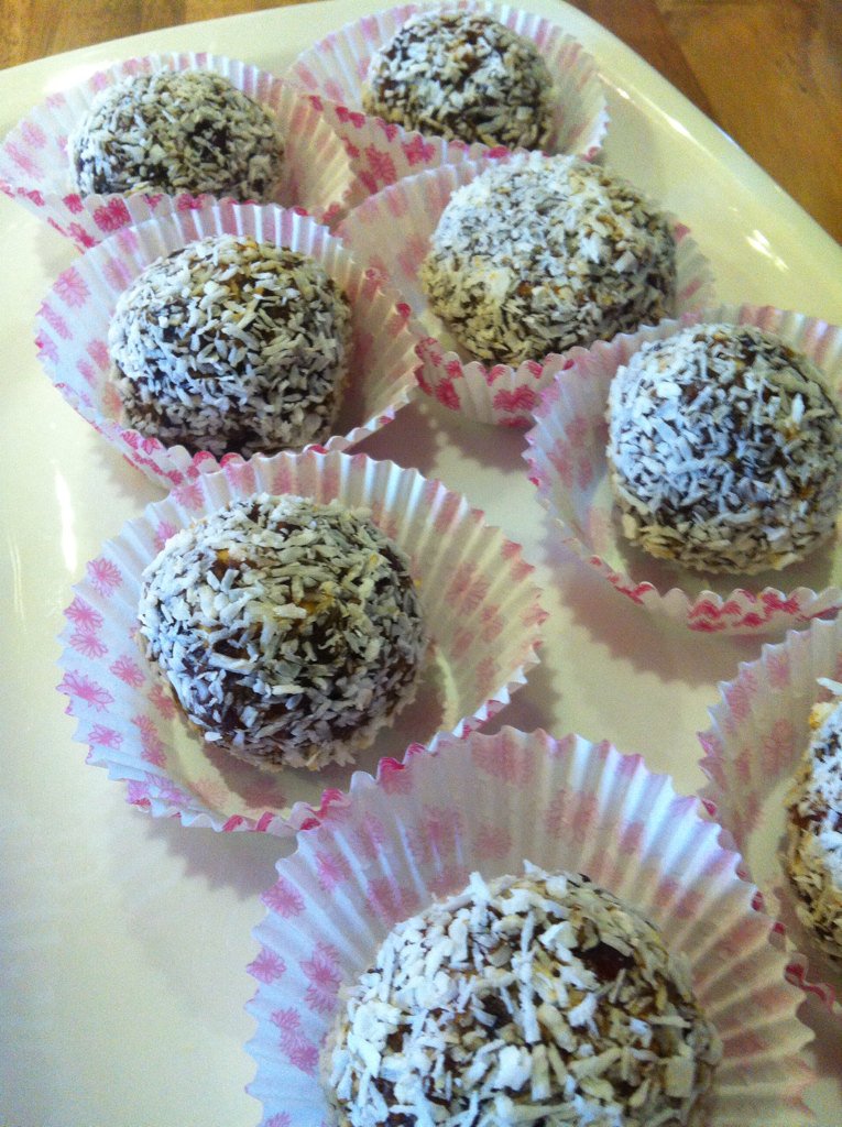 Date Balls are back! #healthy #protein #vegan #chiaseeds #almonds #coconut