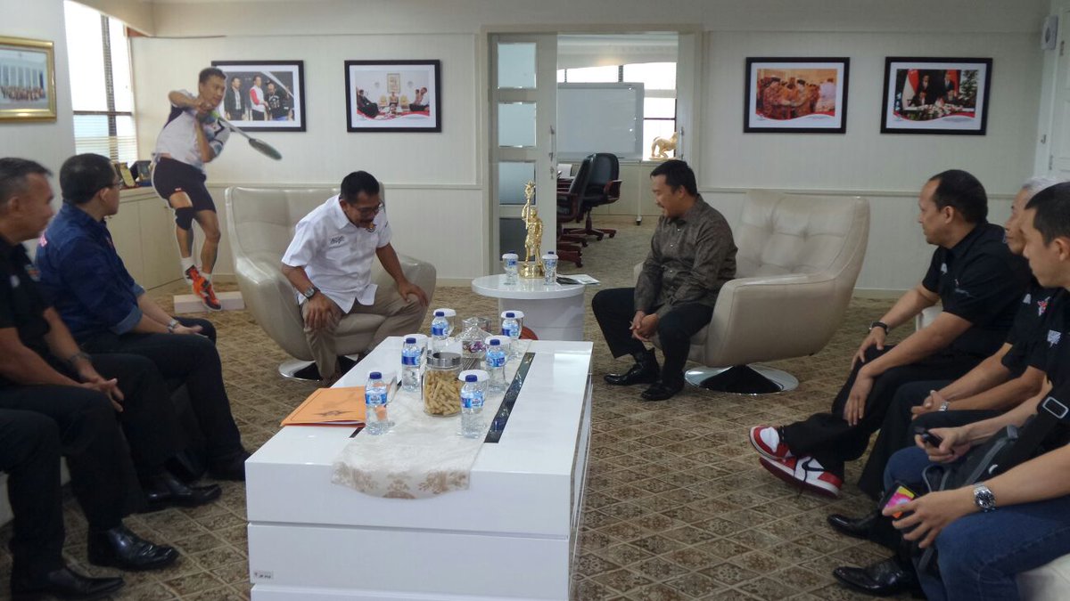 KEMENPORA_RI's tweet photo. siang ini @imam_nahrawii menerima kunjungan Ketua Umum Pengurus Besar Keluarga Olahraga Tarung Derajat (PB. Kodrat) https://t.co/VJ4cHdRpzq