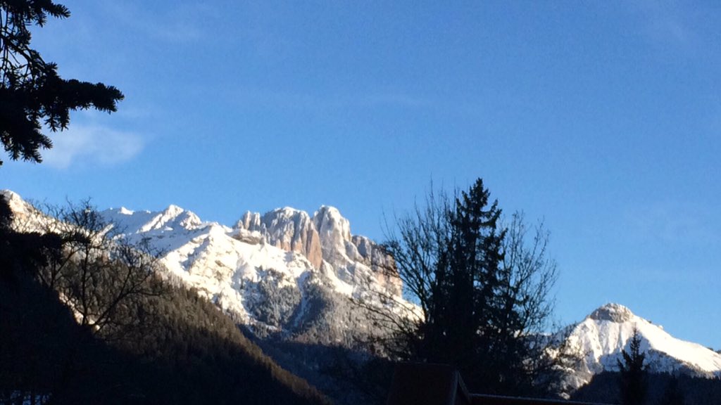 #magnificagiornata #sole #neve #valdifassa #ski2k16