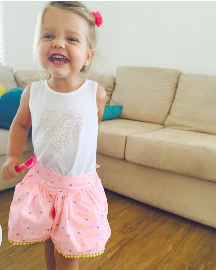 –Le deja esto disimuladamente en las menciones a <a href="/frenchbartender/">didi</a> y huye.–