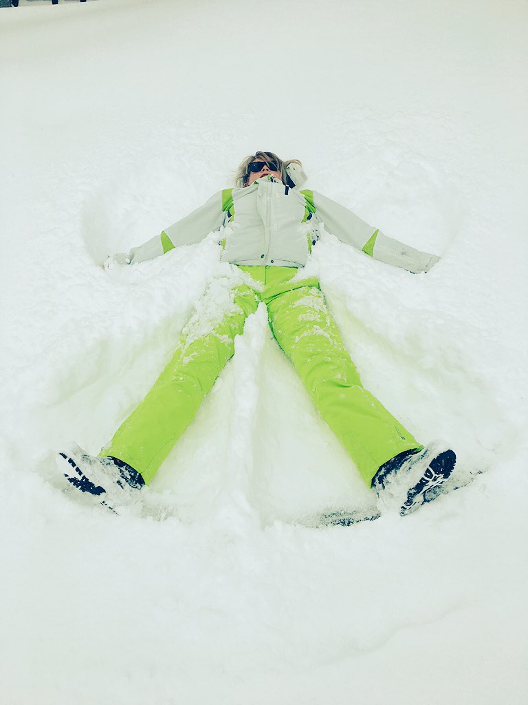 Rebecca Horner tweet media