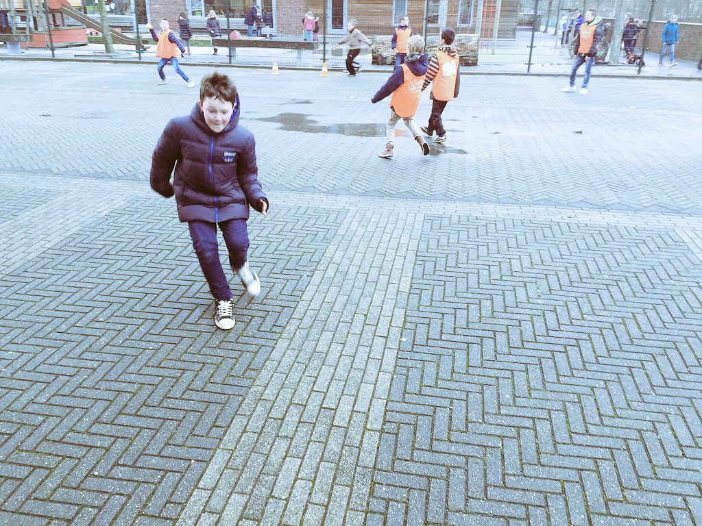 Sportieve pauze Ackerweide ! Talentontwikkeling - Mikken / Vangen / Rennen met de sport honkbal. <a href="/Ackerweidetweet/">Octant Ackerweide</a>