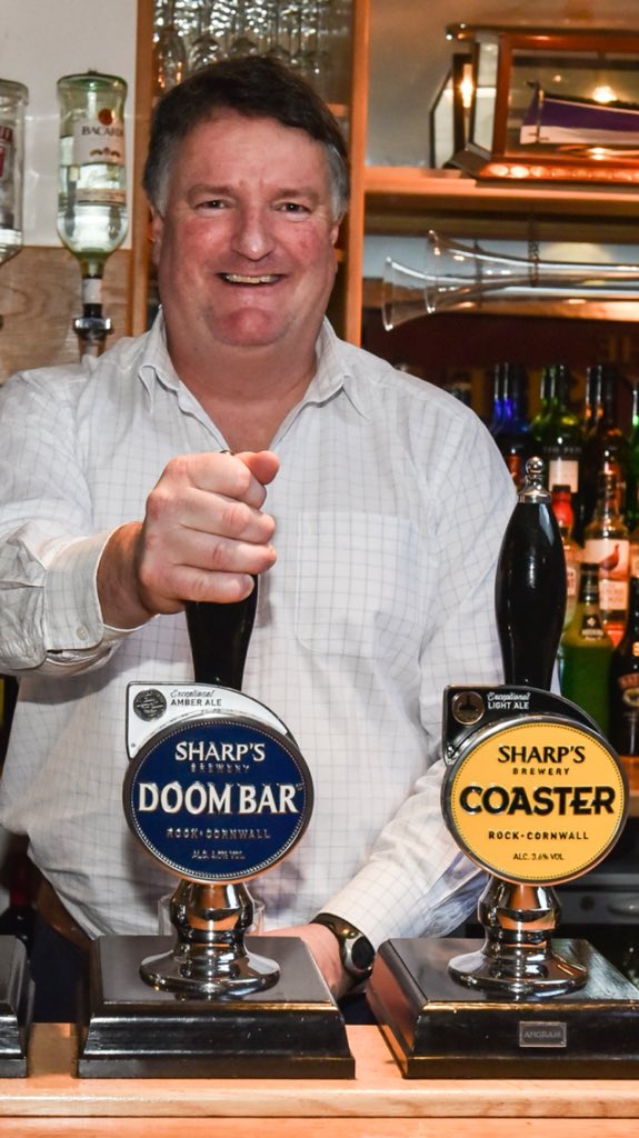 Great photos lemon drizzle sea bass with dill butter shrimp and a pint of Doom Bar <a href="/TheBarleySheaf/">TheBarleySheaf</a> <a href="/SharpsBrewery/">Sharp's Brewery</a>