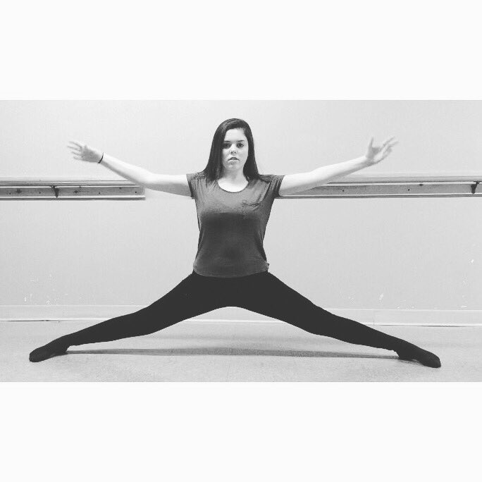 DanceRelatable's tweet image. And hold....