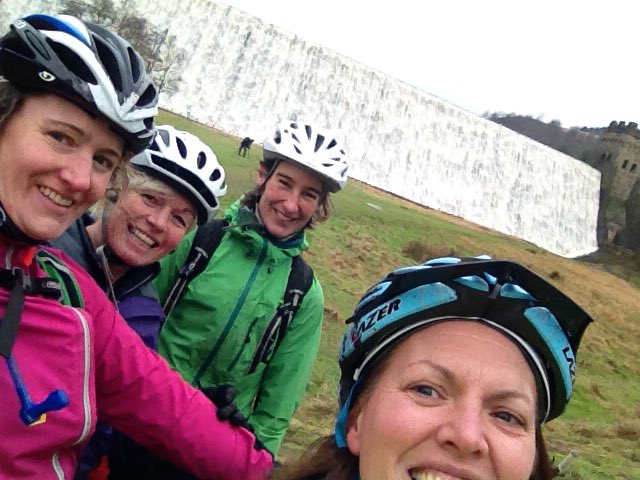 Avoided rain/snow and found ☀️! Fab ride round Ladybower. Rides only £10pp for ~2 hrs guided fun #mtb #peakdistrict