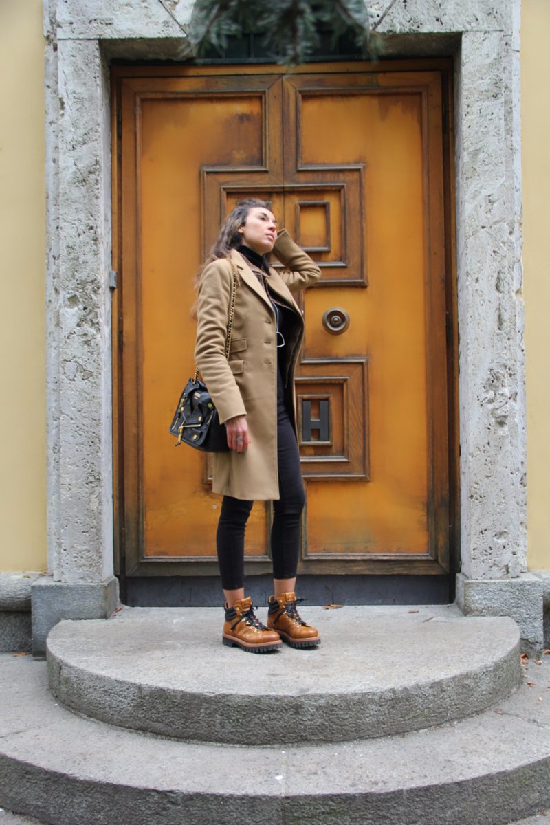 robertamirata's tweet photo. Stile e comfort per le vie di Milano https://t.co/dLlfIKs0UK
#fashionblogger #outfit #metamorphoseconcept #moda https://t.co/GWjh3BVXpL