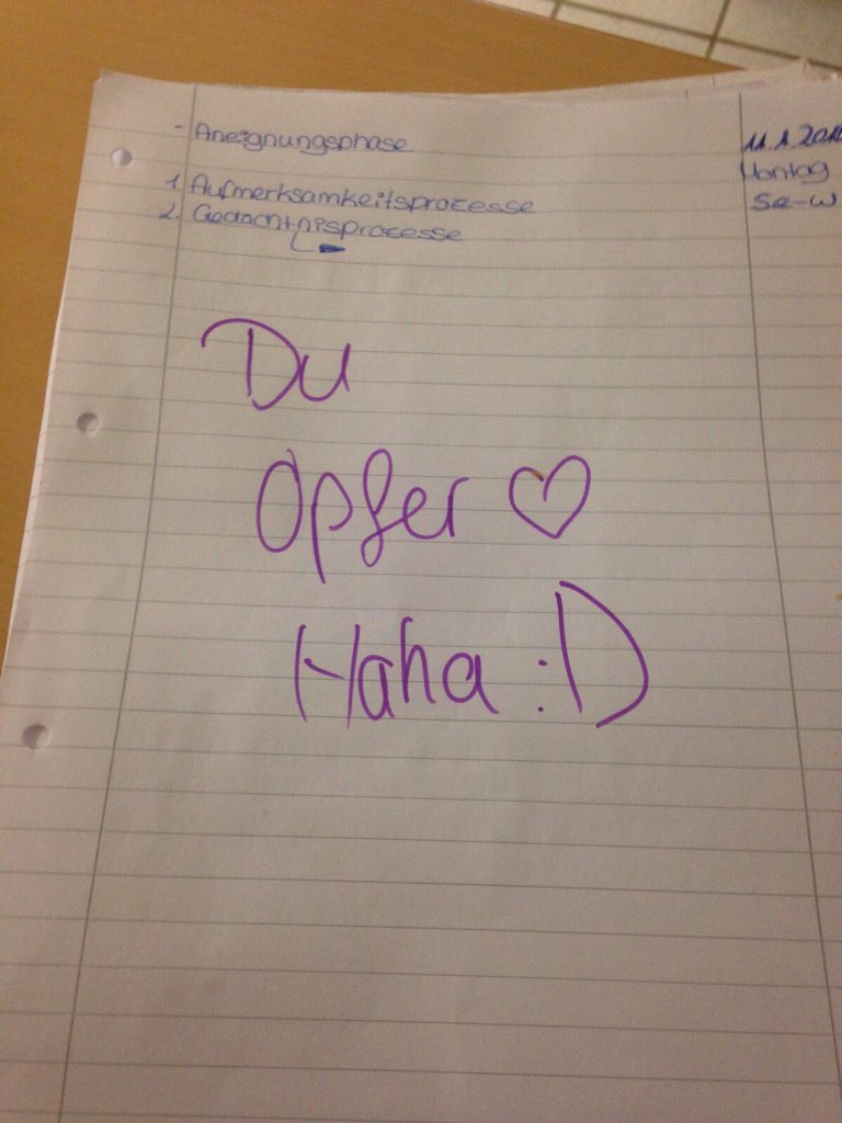 Typischsaskia's tweet photo. Das passiert wenn @Itsmeryofficial auf dem klo ist :) viel spass beim neu schreiben✌🏻️ https://t.co/PUF6mo8huz