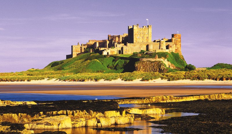 Enjoy a stroll along #BamburghBeach followed by a lunch the Lord Crewe! #northeasthour