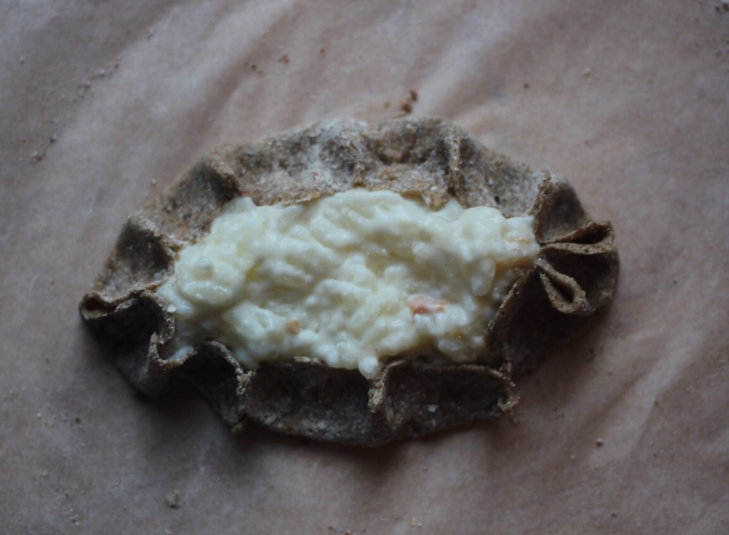 OStodds's tweet photo. @JamieMagazine Finnish Karelian Pies https://t.co/aju1LpIVJe