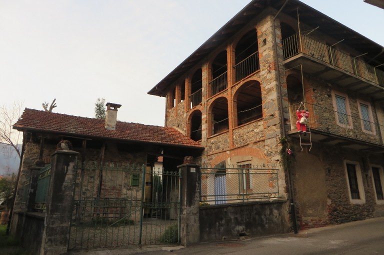 lelelatta's tweet photo. #Presepi di #Postua, occasione particolare per visitare il paese. https://t.co/wZAAKxbK93 #Biella #explorebiella… https://t.co/NXkSnv8X4g